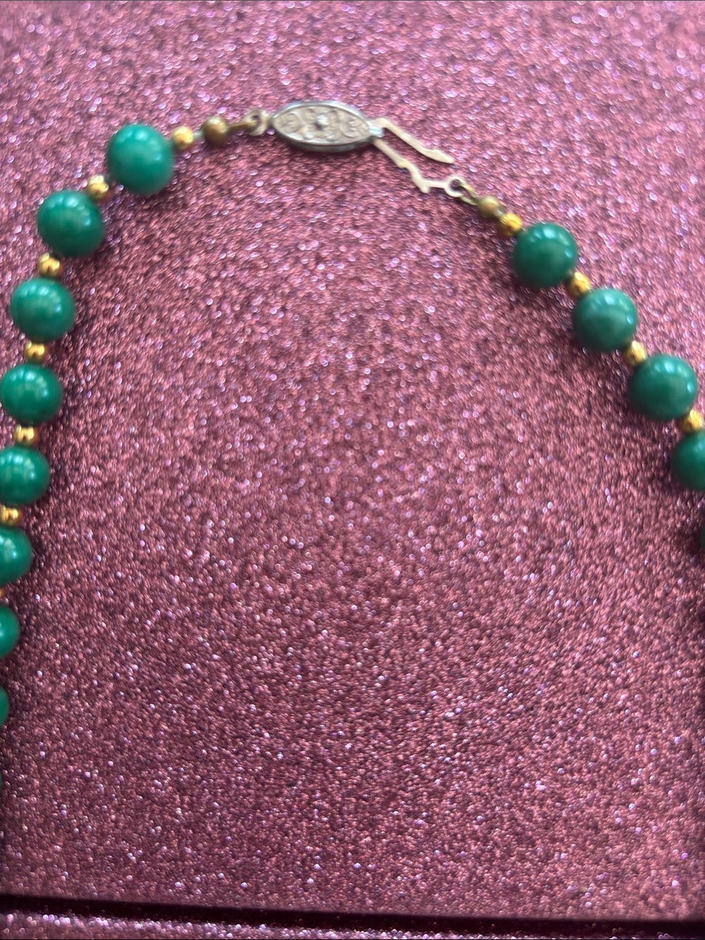 Vintage Green Jade & gold Necklace and Bracelet Set - Picture 4 of 6